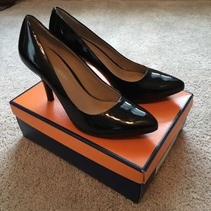 Arturo Chiang Black Patent Leather Heels 9M